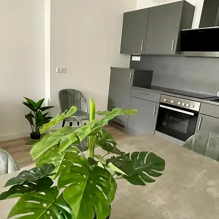 Goldstadt Schloessle 2-zimmer Design Zentrum