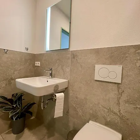 Goldstadt Schloessle 2-zimmer Design Zentrum *