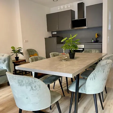 Goldstadt Schlössle 2-zimmer Design Zentrum Apartment *