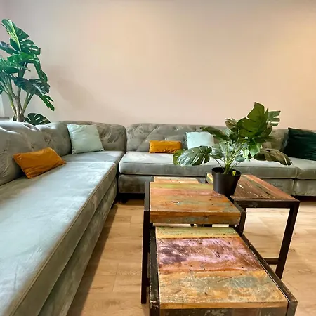 Goldstadt Schloessle 2-zimmer Design Zentrum