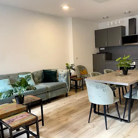 Goldstadt Schloessle 2-zimmer Design Zentrum
