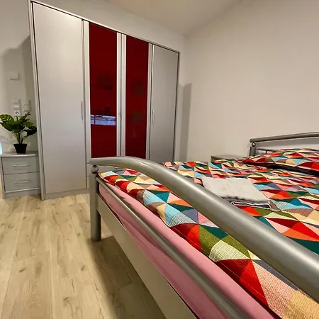 Goldstadt Schloessle 2-zimmer Design Zentrum