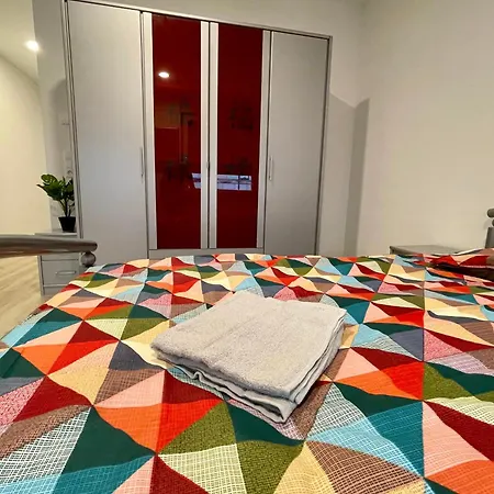 Goldstadt Schloessle 2-zimmer Design Zentrum Apartmán *