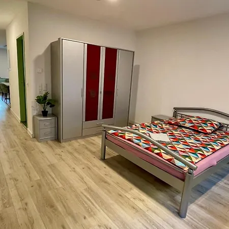 Goldstadt Schloessle 2-zimmer Design Zentrum Apartmán Pforzheim