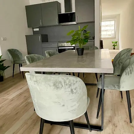 Goldstadt Schloessle 2-zimmer Design Zentrum * Pforzheim