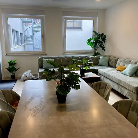 Goldstadt Schloessle 2-zimmer Design Zentrum