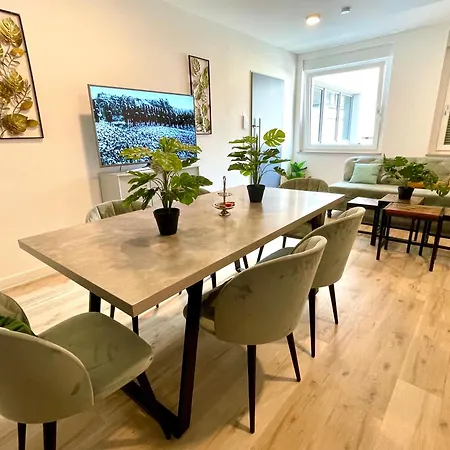 Goldstadt Schloessle 2-zimmer Design Zentrum